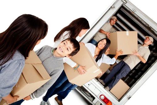 Moving truck service for Notting Hill residential and commercial moves