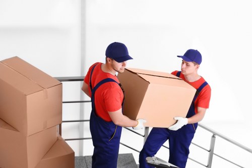 Removal van service in Notting Hill with local moving support