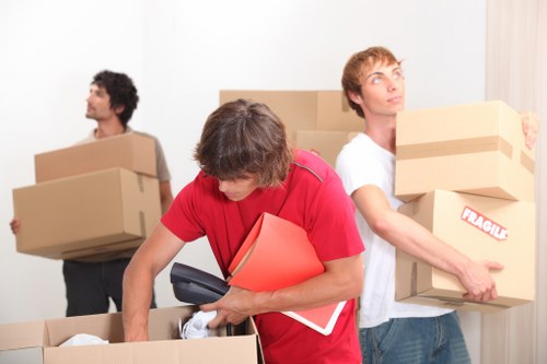 Requesting a quotation for Notting Hill moving services