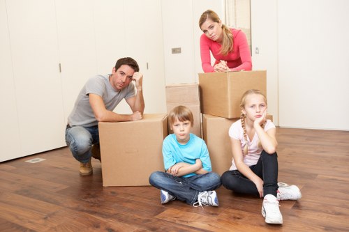 Choosing the right truck size for a local removal in Notting Hill